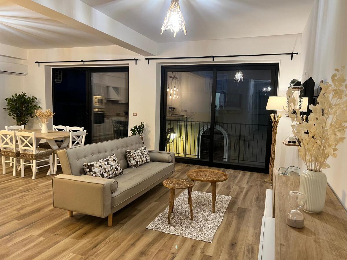 Al Vicolo Stretto Apartment Brancaleone Marina Exterior photo