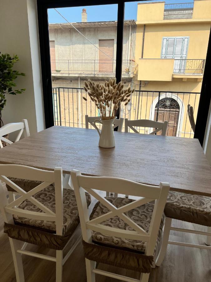 Al Vicolo Stretto Apartment Brancaleone Marina Exterior photo